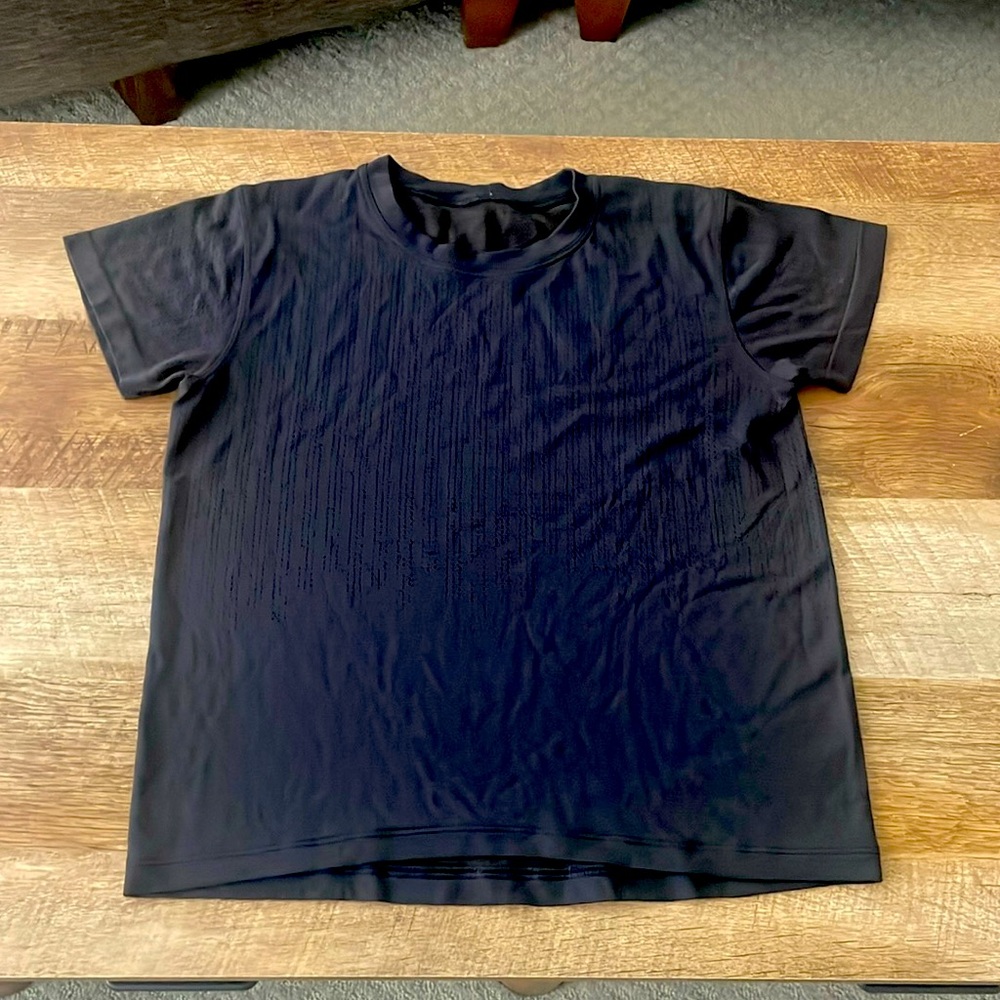 Lululemon train to be ventilated tee